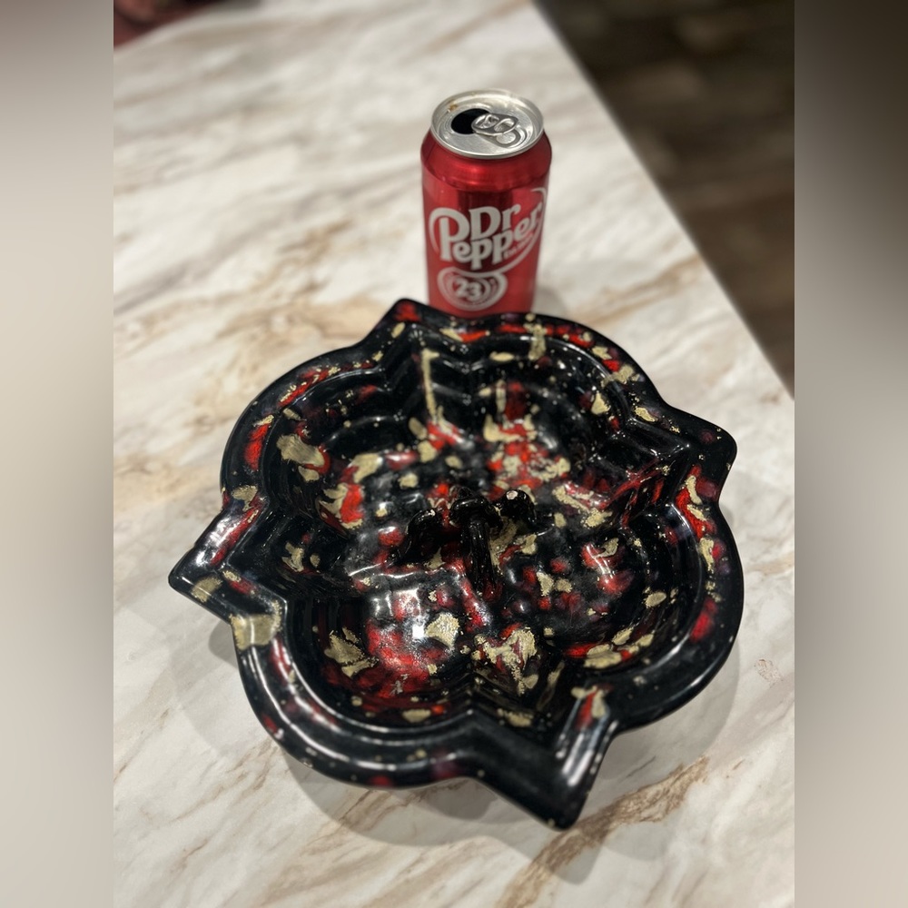 Mid Century Black and Red Splatter MCM Ceramic Pottery Ashtray 1960 1970 Vintage - Picture 3 of 5